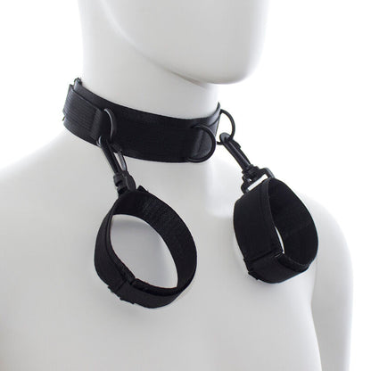 OHMAMA FETISH - NYLON-HANDSCHELLEN UND HALSBAND