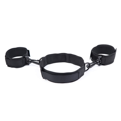 OHMAMA FETISH - NYLON-HANDSCHELLEN UND HALSBAND