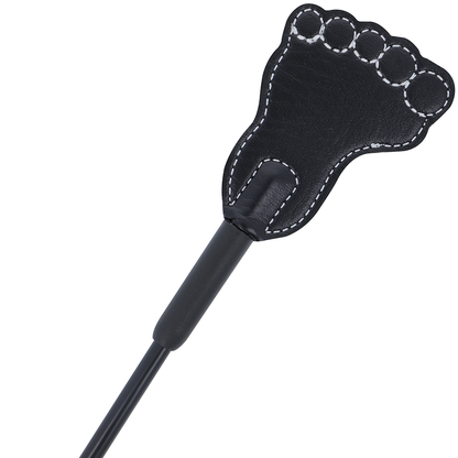 DARKNESS - FETISCHGERTE UND SCHWARZE PEITSCHE