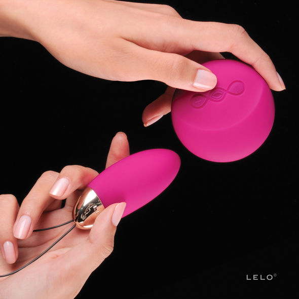 LELO - LYLA 2 INSIGNIA DESIGN EDITION FUCHSIA MASSAGER-EI
